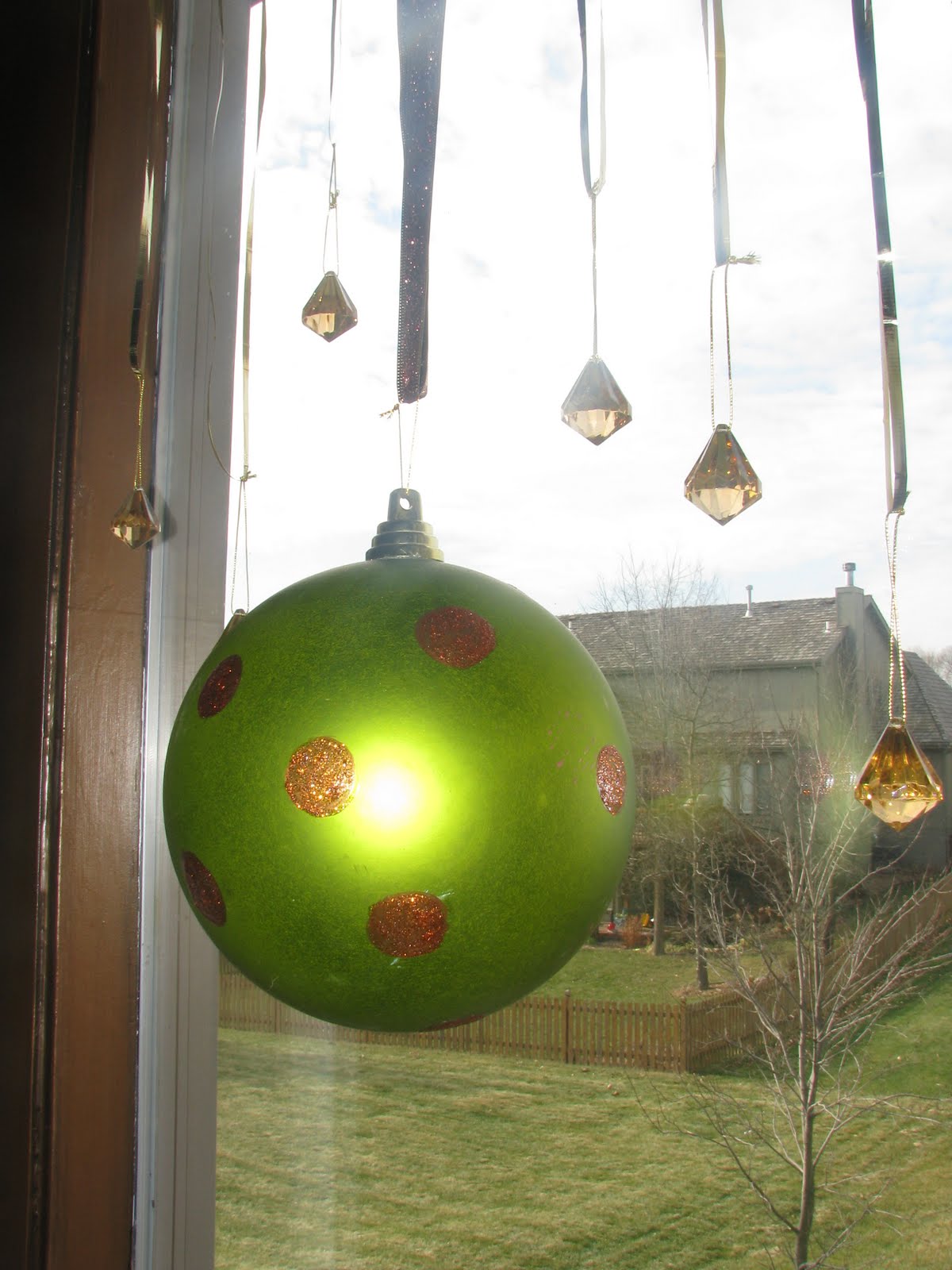 Glittering your own Christmas balls….is too much work