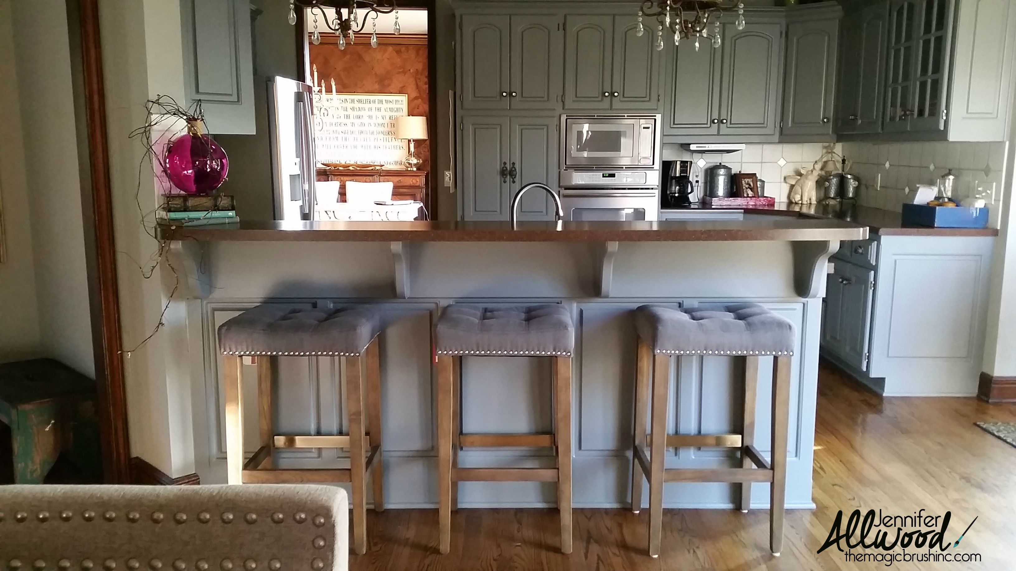 Our kitchen gray cabinets transformation: from gold —–> gray