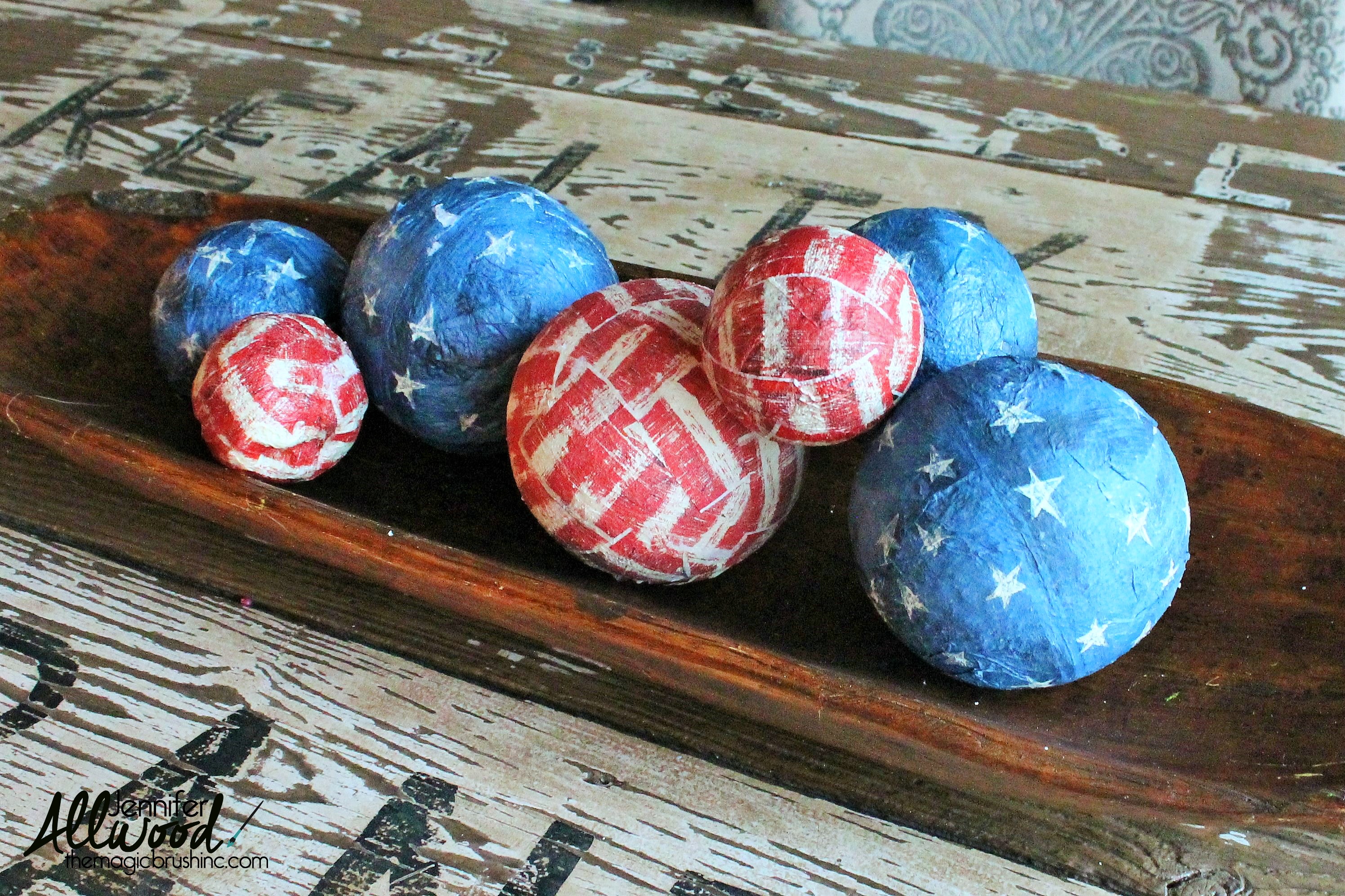 Make a quick and easy 4th of July centerpiece for your table!